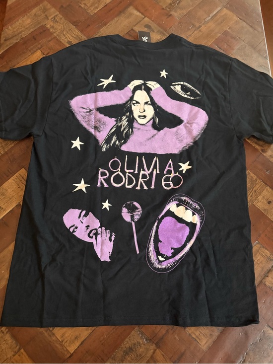 Spencer's Other - Olivia Rodrigo Guts Tour T-Shirt Women’s Size L Black Purple NWT